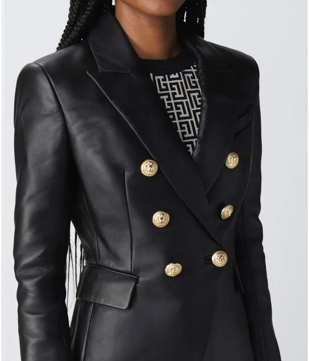 laysla-de-oliveira-black-blazer-scaled