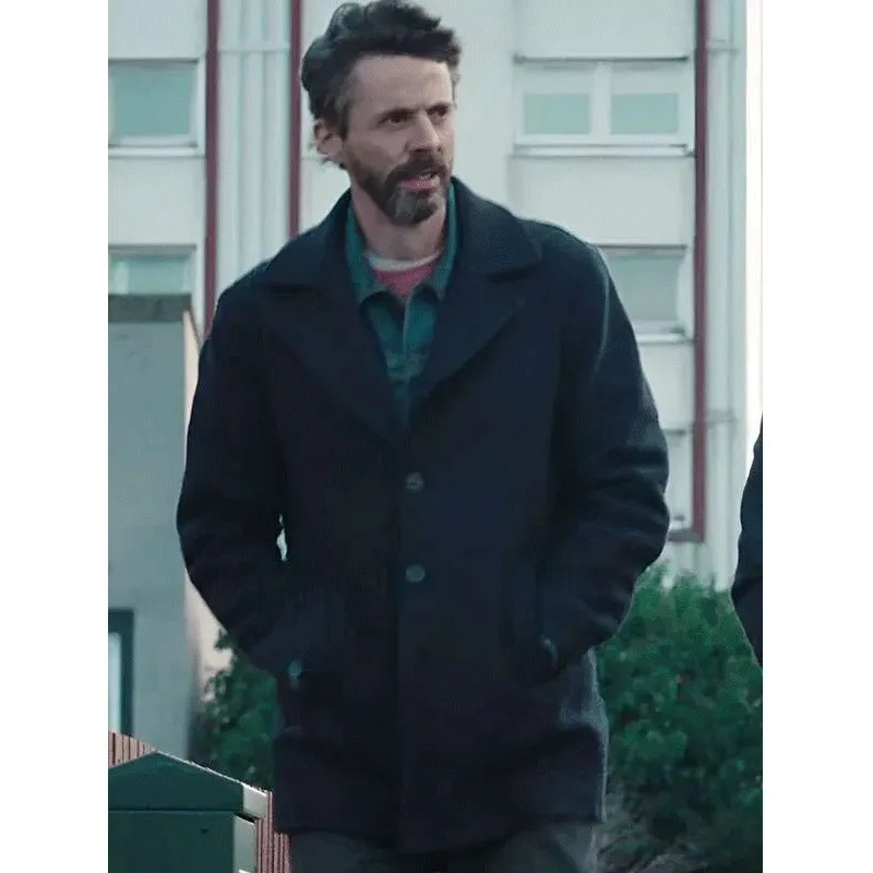 matthew-goode-dept-q-blazer